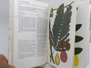Another image of PLANTS USED IN TRADITIONAL MEDICINE IN WEST AFRICA / PLANTES UTILISEES DANS LA MEDECINE TRADITIONELLE EN AFRIQUE DE LOUEST. by Assi, Laurent Ake and Sita Guinko.